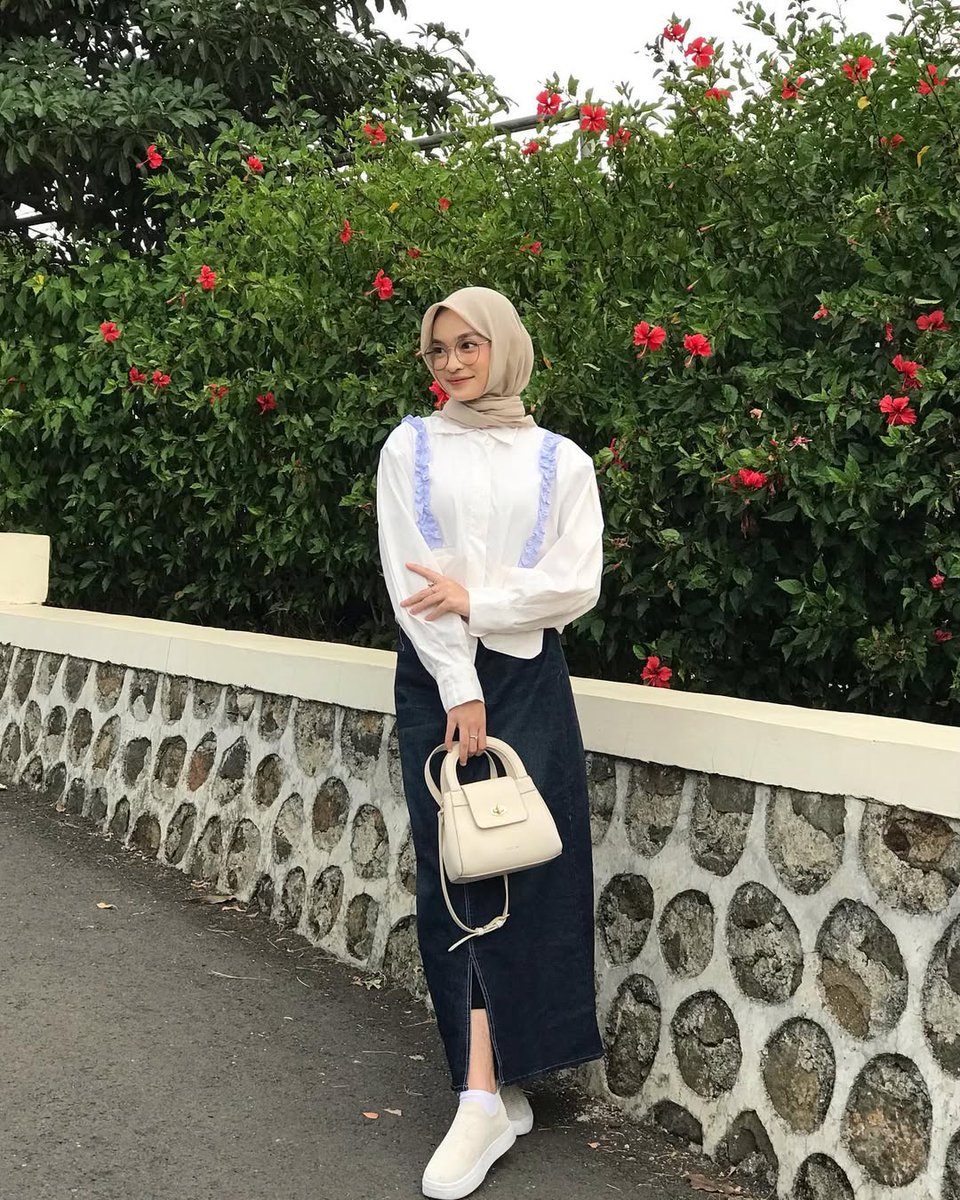 jzstein2's tweet photo. Hi
#bomataram #availmataram
#bolombok https://t.co/yHEz4FQXSV