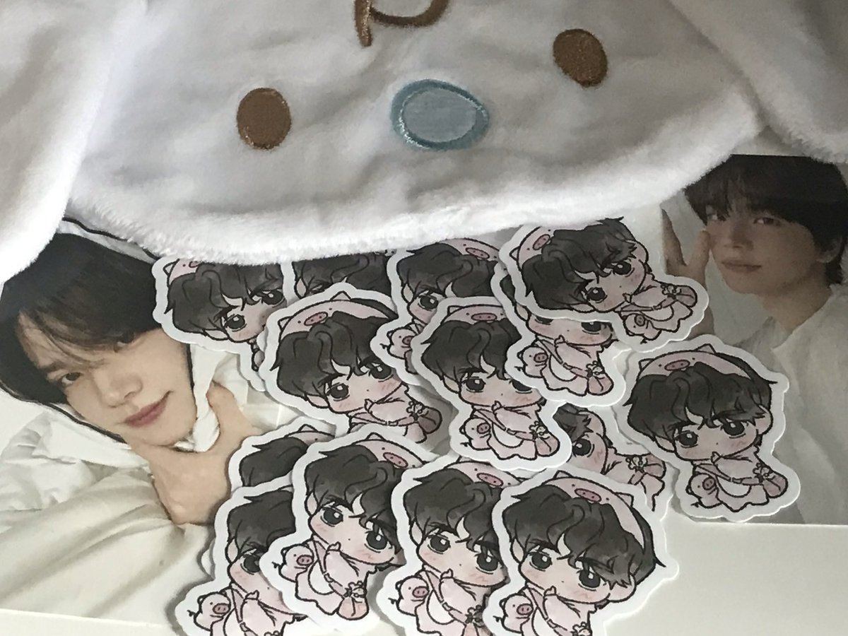 nnandyuu's tweet photo. RT 추첨 7분께 #신유 스티커를 나눔합니다 🐽 .. 
(배송비 부담 가능하신분만)  

그림은 (@stormberries_ 님)이 도와주셨습니다! https://t.co/yc4dHqnpOC
