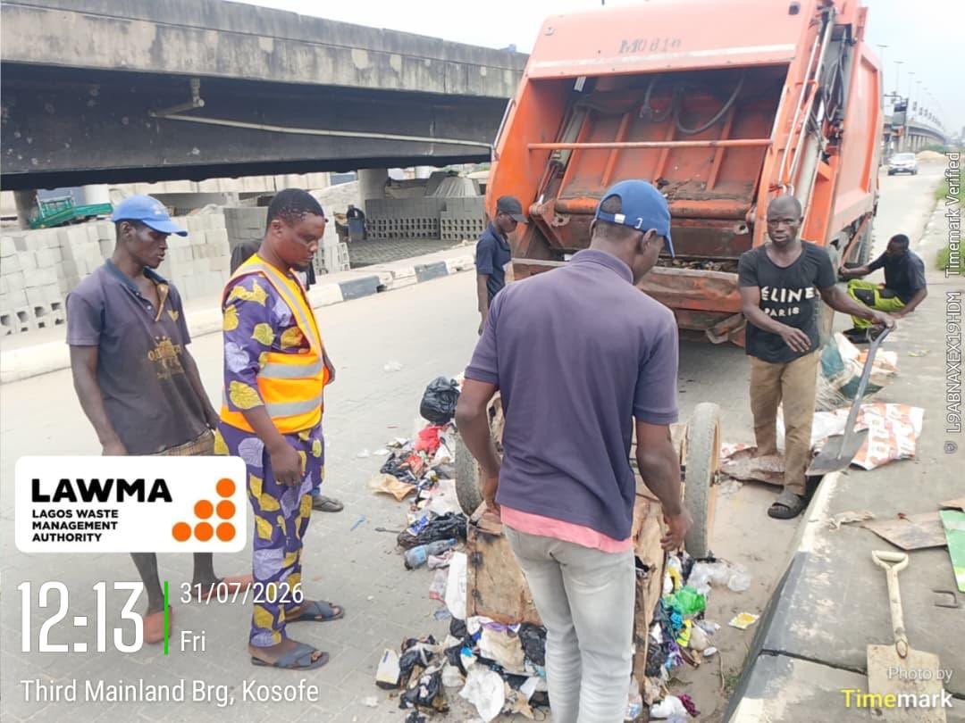 followlasg's tweet photo. LAWMA’s Waste Investigation, Surveillance and Enforcement (WISE) team are currently carrying out enforcement operations to eradicate the activities of cart pushers along the Gbagada Expressway, Ifako, and other adjoining areas.

The operation is aimed at curbing illegal waste collection and indiscriminate dumping, protecting public health, and ensuring a cleaner, safer, and more sustainable environment for all Lagos residents.

LAWMA remains committed to enforcing environmental laws and urges residents to support these efforts by patronising only assigned PSP operators for proper waste collection and disposal.
@jidesanwoolu
@gbenga_omo
@gboyegaakosile
@LanreBajulaiye
@BarrBimbola
@Mr_JAGs @Riddwane
@Lawma_gov 
@muyiwag 
#AGreaterLagosRising
#LASG
#CleanerLagos #LAWMA #KeepLagosClean #EnvironmentalEnforcement #ZeroToleranceForIllegalDumping
