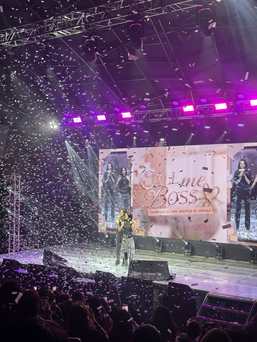 philconcerts's tweet photo. Faye and Atom take their final bows tonight.

"If I have the chance, I want to come back. I wanna see you guys again and again and again. I love you so much!" - Faye

#FayeAtom1stFanMeetinginManila Special thanks to @cdmentph https://t.co/4v57GnRdWU