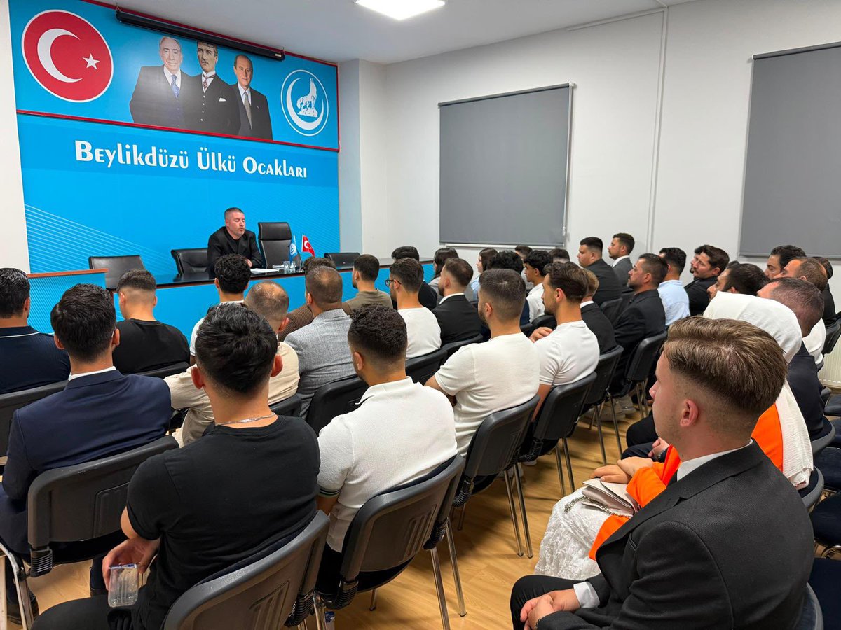 Ulku_Ocaklari's tweet photo. 📍İstanbul 

Ülkü Ocakları İstanbul İl Başkanlığı tarafından, İsmail Gaspıralı Yaz Gelişim Programı kapsamında; eğitim seminerleri, spor etkinlikleri, kişisel gelişim kursları ve #ODAK2023 tanıtım faaliyetleri gerçekleştirildi. https://t.co/qLeoiVqnK6