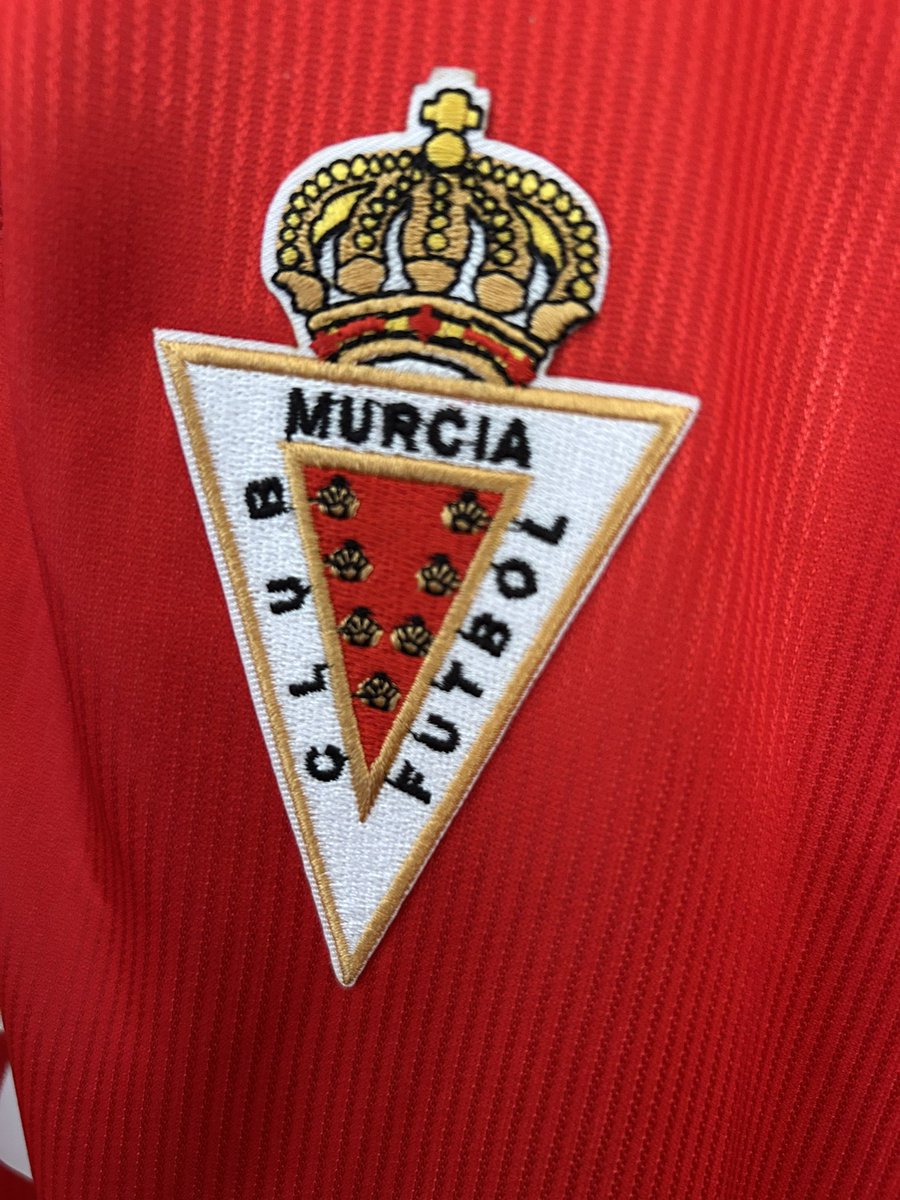MurciaConLimon's tweet photo. ‼️SORTEO‼️

De esta camiseta del Real Murcia (talla XL). Para participar: 

🫂 Seguir a @MurciaConLimon 
❤️Like
🔁 Compartir
🗣️ Menciona a un amigo más posibilidades.

Sorteo sin patrocinador, a cuenta de MurciaConLimon.

Ganador el 5 de agosto. https://t.co/tyzEDed14N