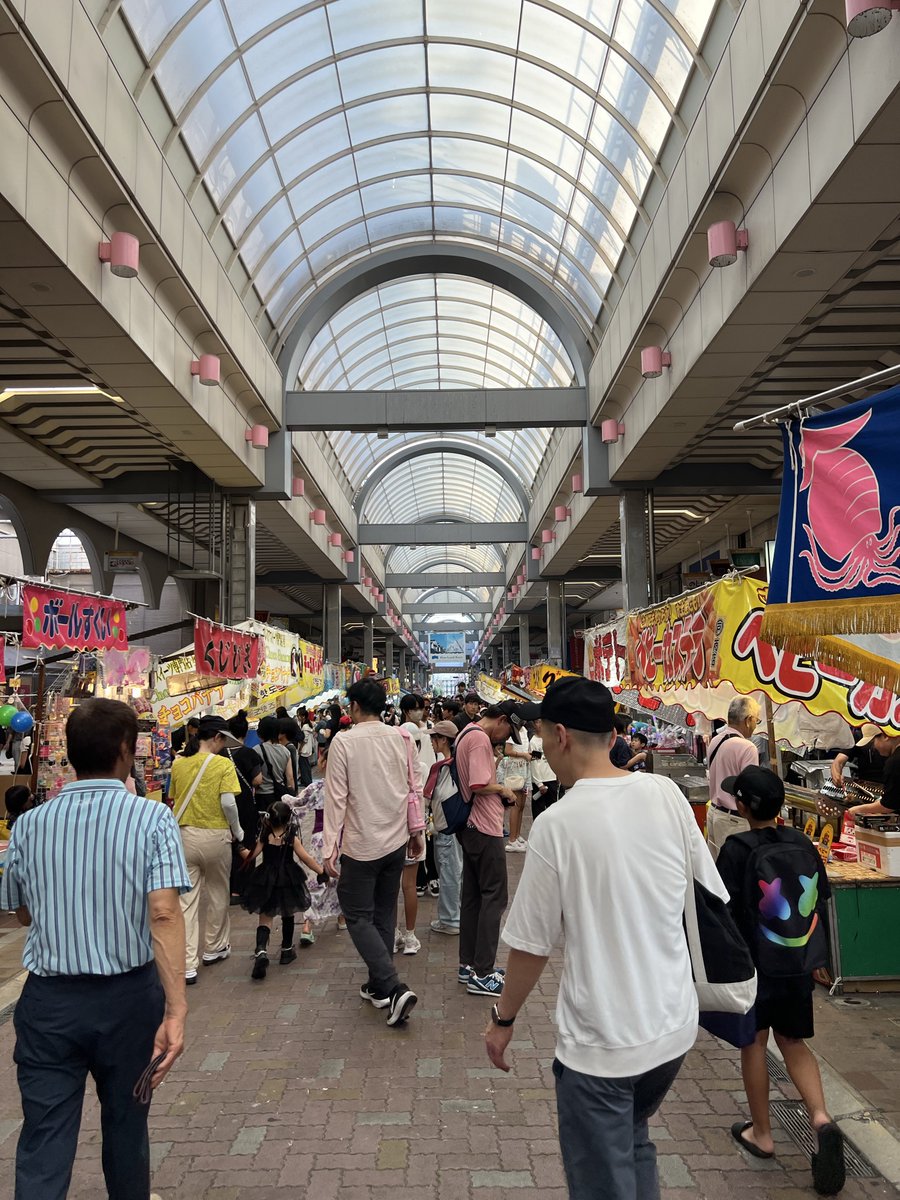 9sariwest's tweet photo. いよいよ来週です🔥
KOK広島大会
8月8日（土）11:00〜21:00
📍クレアル前（広島県呉市中通3-2-18）
商店街のこの特設ステージが当日はKOKステージになります。
誰でも観覧できるのでお祭りも楽しみながらぜひ遊びにきてください🏮

エントリーはこちら⬇️
https://t.co/9AwZHLcVRk https://t.co/XrNFDLLH0B