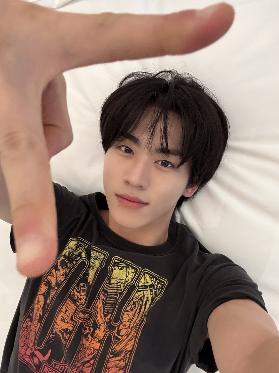 ddubbiddi's tweet photo. 버블보자마자감탄사밖에안나옴
와...
내 워터밤 여신 폼 어디 안 감 https://t.co/XZDrwu1w0z