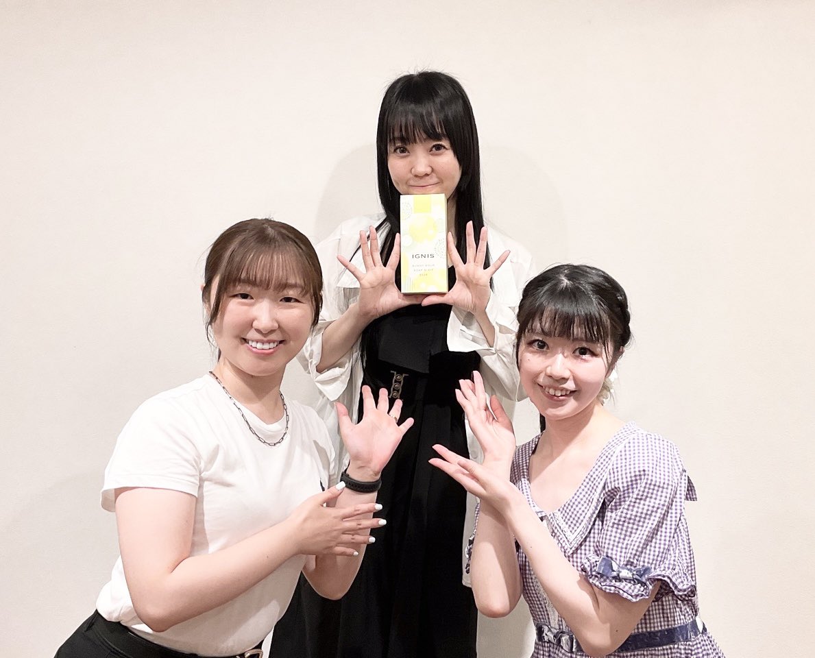 etsuraku825's tweet photo. 🍉8月🌻
エツ子のボーカルレッスン💁‍♀️

8/9（日）☀️残1枠、🌙残1枠
8/11（火）☀️3枠、🌙3枠
8/13（木）☀️3枠、🌙3枠
8/19（水）🌙残2枠
8/20（木）🌙4枠
#OTOLIKOPARK

完全防音の恵比寿駅徒歩3分スタジオで、思いっきり歌ったり、思いっきり泣いたり笑ったりしにおいでませ☺️
https://t.co/7BmrwjZqlF https://t.co/6nondjDMWr