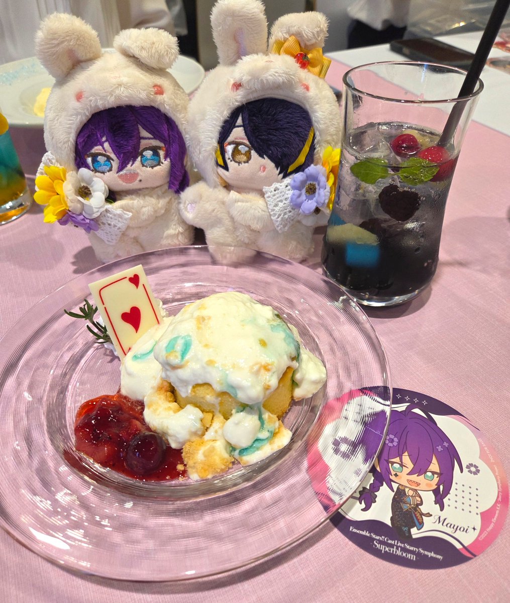 sayaka_ms's tweet photo. アニカフェ行ってきた💜💛
パンケーキのクリームひっくり返すのは失敗しました https://t.co/Wla1O81mio