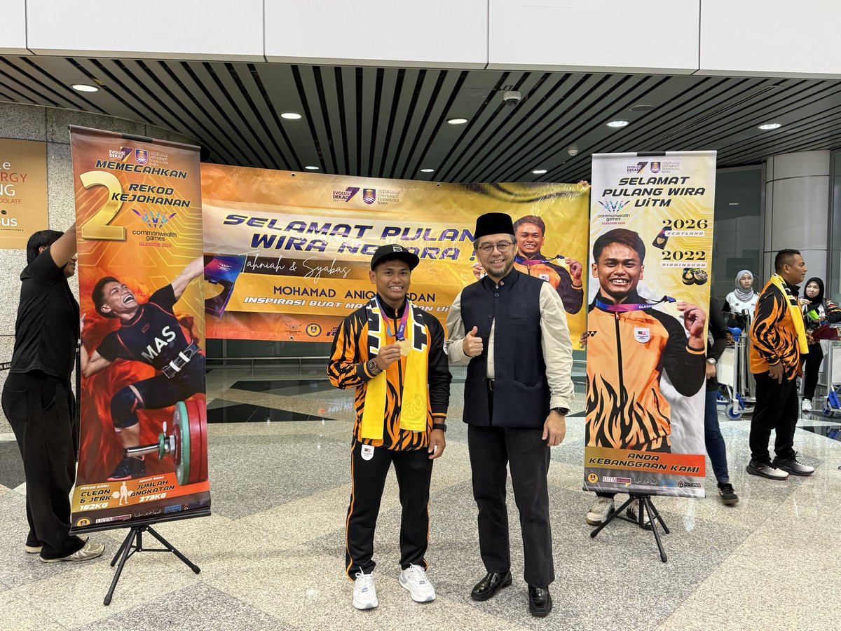 VCUiTM's tweet photo. Alhamdulillah, selamat pulang wira Badang Negara dari Sukan Komanwel Glasgow 2026 🇲🇾🏋️‍♂️

Tahniah atas tuaian 5 pingat (4🥇, 1🥉)!
Pemenang Emas:
🥇 Aniq Kasdan (Pelajar UiTM/Anak Segamat)
🥇 Aznil Bidin
🥇 Erry Hidayat
🥇 Hafizuddin Roslin

Terus fokus persiapan ke Olimpik💪 https://t.co/n606XzoXp5