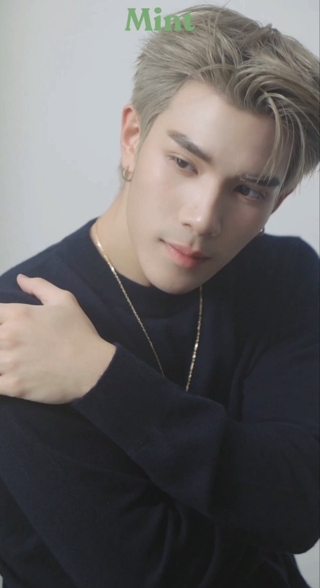 Ffffottt44's tweet photo. โอโห้โฟ้ด หล่อแบบพระเจ้าสร้างสรรค์มาอย่างดี

MINT X FOURTH BOUCHERON 
#FOURTHxMintMagTH #MintVol35
#Fourthnattawat #โฟร์ทณัฐวรรธน์ https://t.co/d8exdlghZf