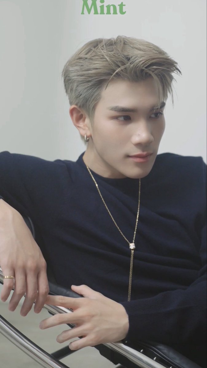 Ffffottt44's tweet photo. โอโห้โฟ้ด หล่อแบบพระเจ้าสร้างสรรค์มาอย่างดี

MINT X FOURTH BOUCHERON 
#FOURTHxMintMagTH #MintVol35
#Fourthnattawat #โฟร์ทณัฐวรรธน์ https://t.co/d8exdlghZf
