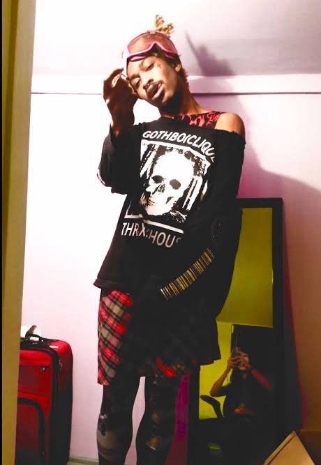 BIGDOSE404's tweet photo. @RileyTaugor Raider Klan, Yung Bruh, Black Kray,SGP all did the all black emo rage shit before X and Trippie https://t.co/TI2v2msaZD