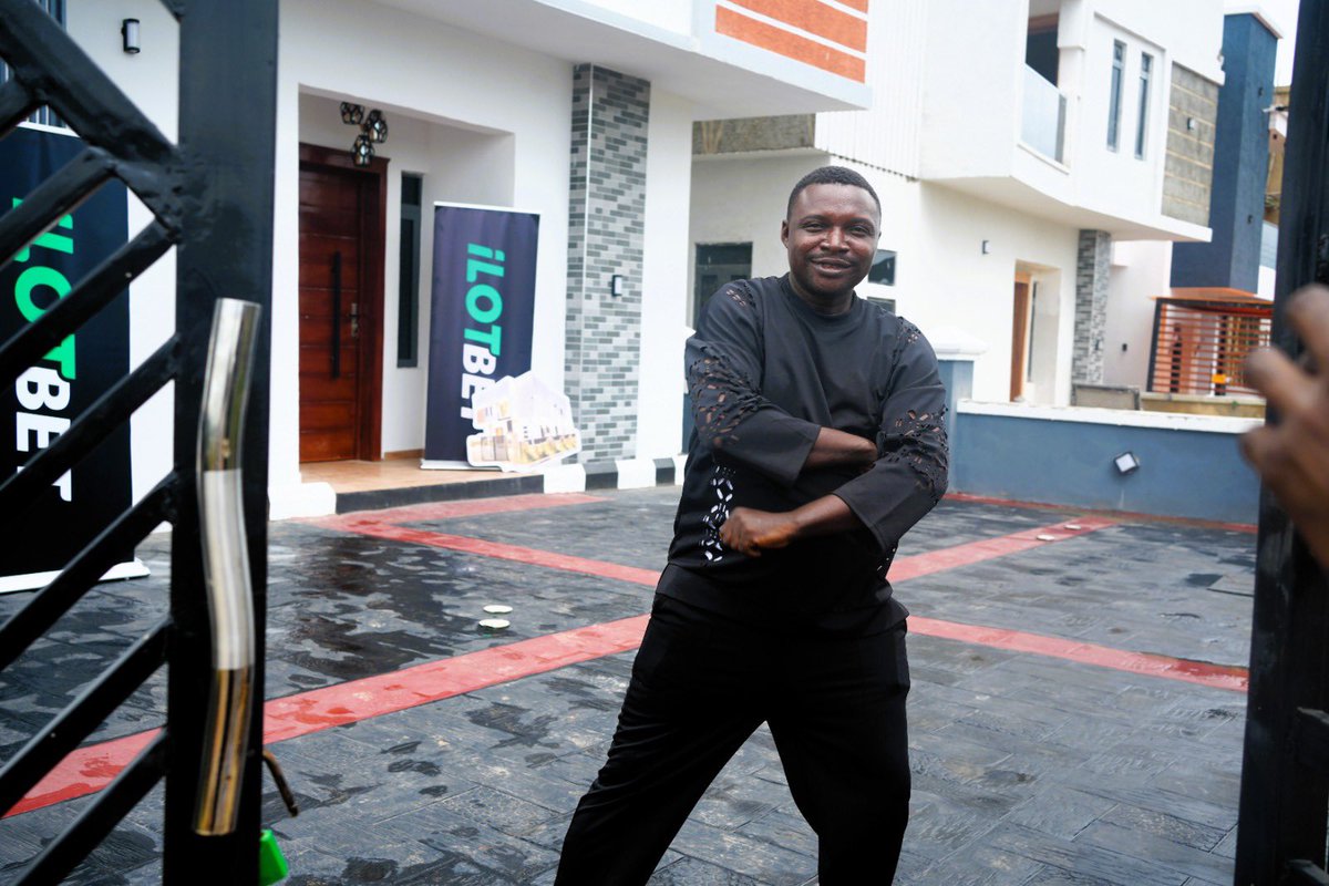 Richard_Ugo_'s tweet photo. The joy on the winner’s face says it all. Dreams really do become reality, and this ₦150 million house is proof. Congratulations! 🏡❤️ #iLOTBETHouseEvent https://t.co/70hkmVA6A7