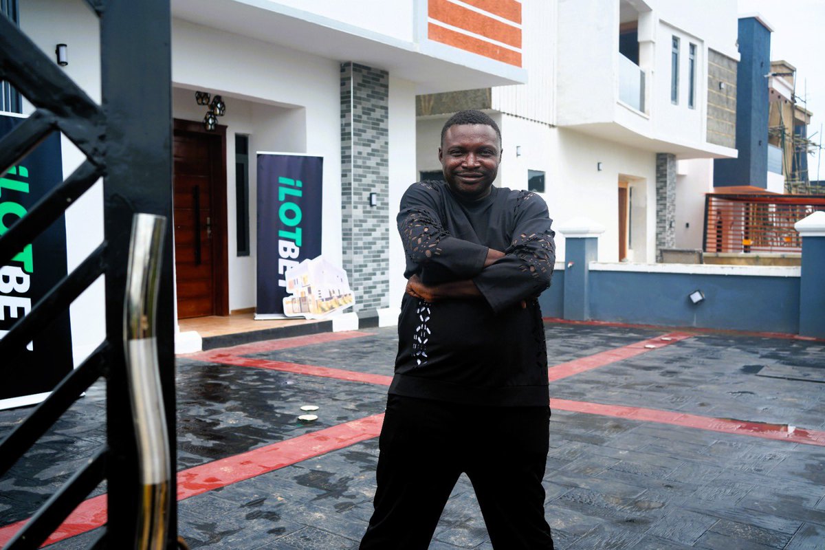 Richard_Ugo_'s tweet photo. The joy on the winner’s face says it all. Dreams really do become reality, and this ₦150 million house is proof. Congratulations! 🏡❤️ #iLOTBETHouseEvent https://t.co/70hkmVA6A7