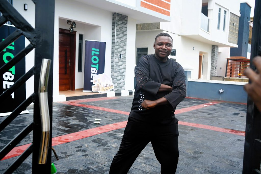pentium_me1's tweet photo. This is the kind of win that changes a family’s story forever. A ₦150 million house is truly a life-changing reward. Congratulations to the newest homeowner! 🏠🎉 #iLOTBETHouseEvent https://t.co/nJZmxjwpsj