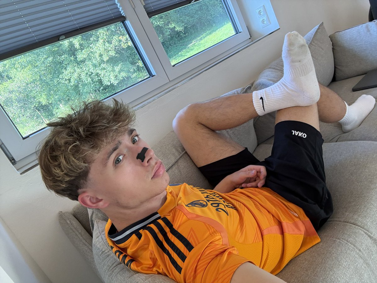 ent_07x's tweet photo. Kauf was oder Schenk mir dein Geld 💰😈😈#cashslave #ichverkaufevideos #buyingcontent https://t.co/jEIg1XXfrb