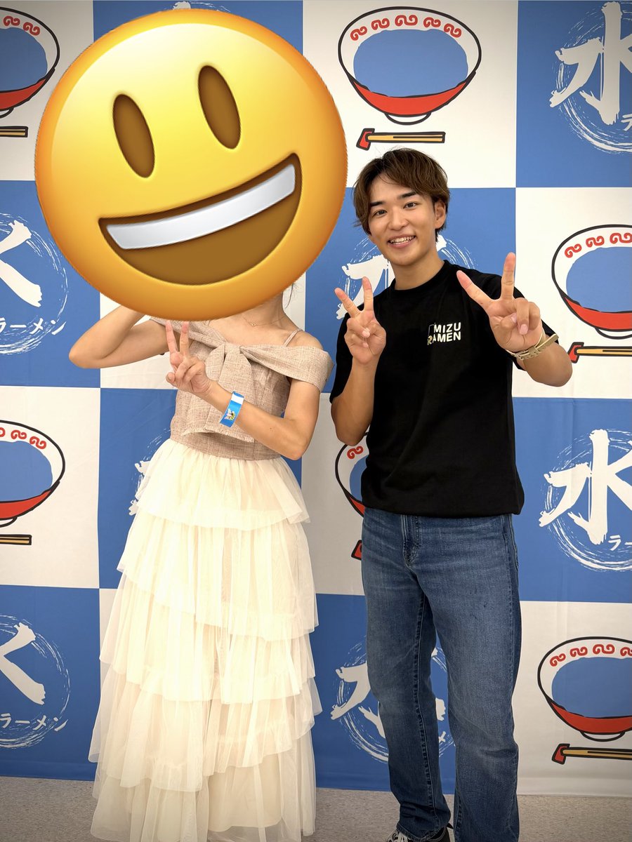 SparklingLove38's tweet photo. 水ラーメン@mizuramen0923 本当に大人気！！直筆サイン貰ってありがとうございます🥹生フェスいっぱい生き物系youtuberと生き物会えた、超楽しかった！また来年！！

無人島🏝️で100時間サバイバル生活の人と握手してた！激アツ！！！w𐤔w𐤔w𐤔w𐤔 https://t.co/4kGP8QeYYG