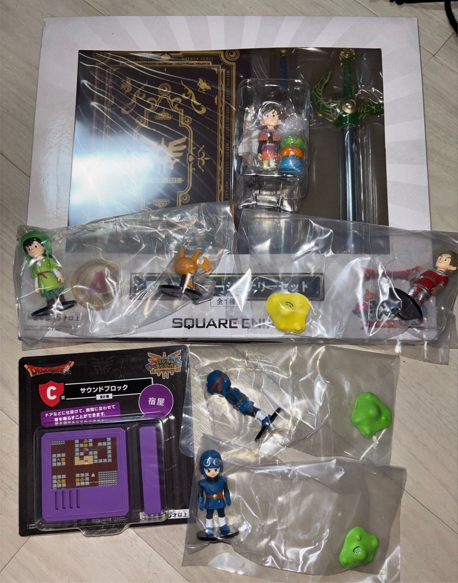 mo_050205's tweet photo. ドラクエ　ドラゴンクエスト　ふくびき所スペシャル　40周年　くじびき　交換

譲)A賞冒険の書ステーショナリーセット
　G賞  F賞
　前弾C賞サウンドブロック　宿屋

求)今弾C賞
　F賞　Ⅳ  Ⅴ
　G賞　Ⅷ  

都内手渡し、郵送可
お気軽にお声掛けください。 https://t.co/pAZOVPmIOF