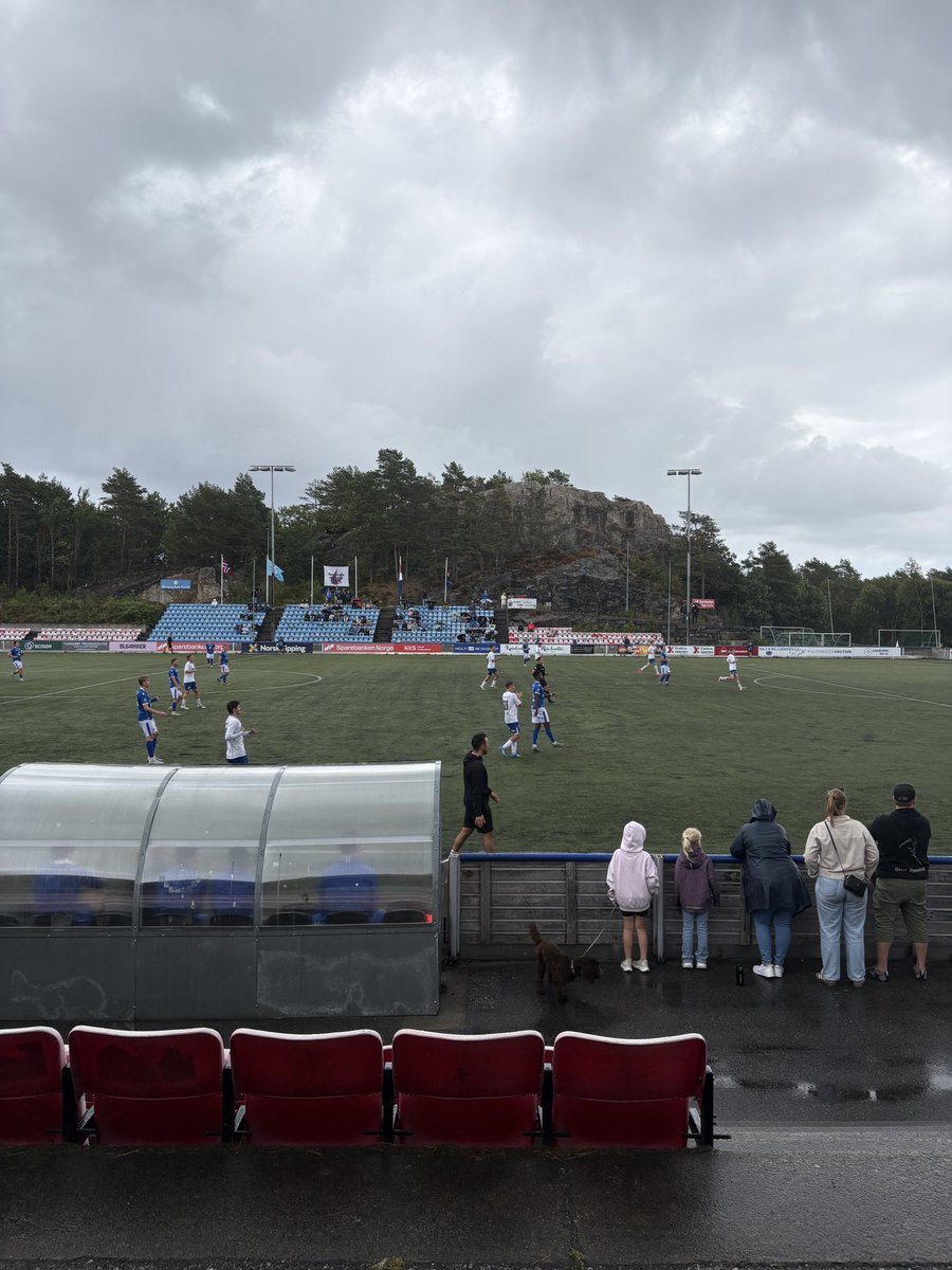 Mackaronny's tweet photo. Hørte d va storkamp på sørlandet i dag https://t.co/ZSPehBfeKR