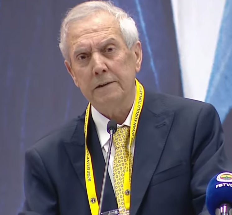 gibbybaris's tweet photo. 🎙️ Fenerbahçe Başkanı Aziz Yıldırım, geçtiğimiz yıl gündeme gelen voleybol salonu projesine dair:

"Bu arkaya Hulusi Beyler galiba salon yapıyorlardı. Ben oraya salon yapmayı düşünmüyorum, haberiniz olsun."

"Ben oraya kolej yapacağım. Orada çünkü kolej izni var; izin var, ben almıştım, izin duruyor."