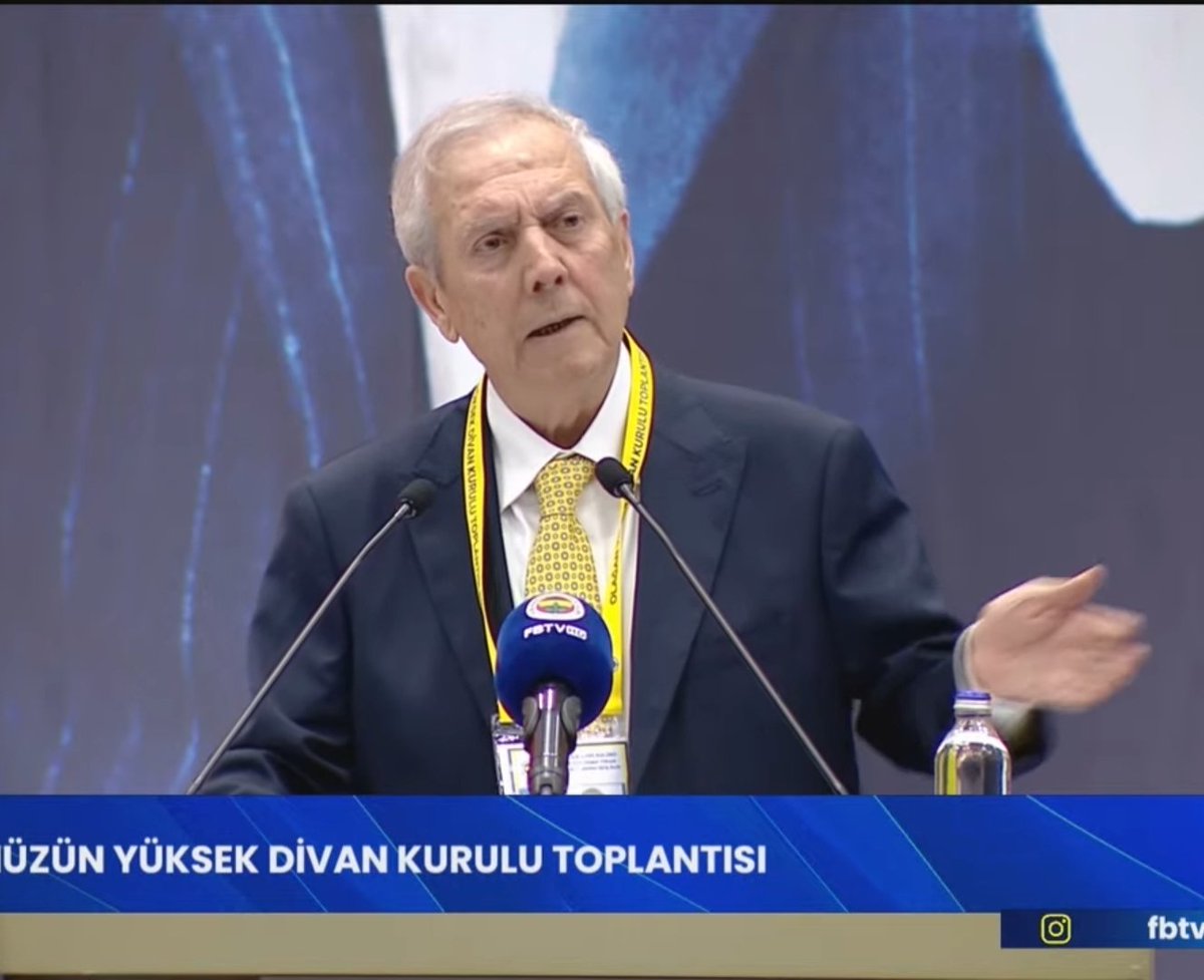 yescontextfb's tweet photo. 🚨 Aziz Yıldırım:

“Ben Leao için Milan'ı aramışım da fırça atmışım onlara. Kardeşim kebapçı dükkanı mı burası ? Medya sürekli haber sallıyor..” https://t.co/298iIx9vzX