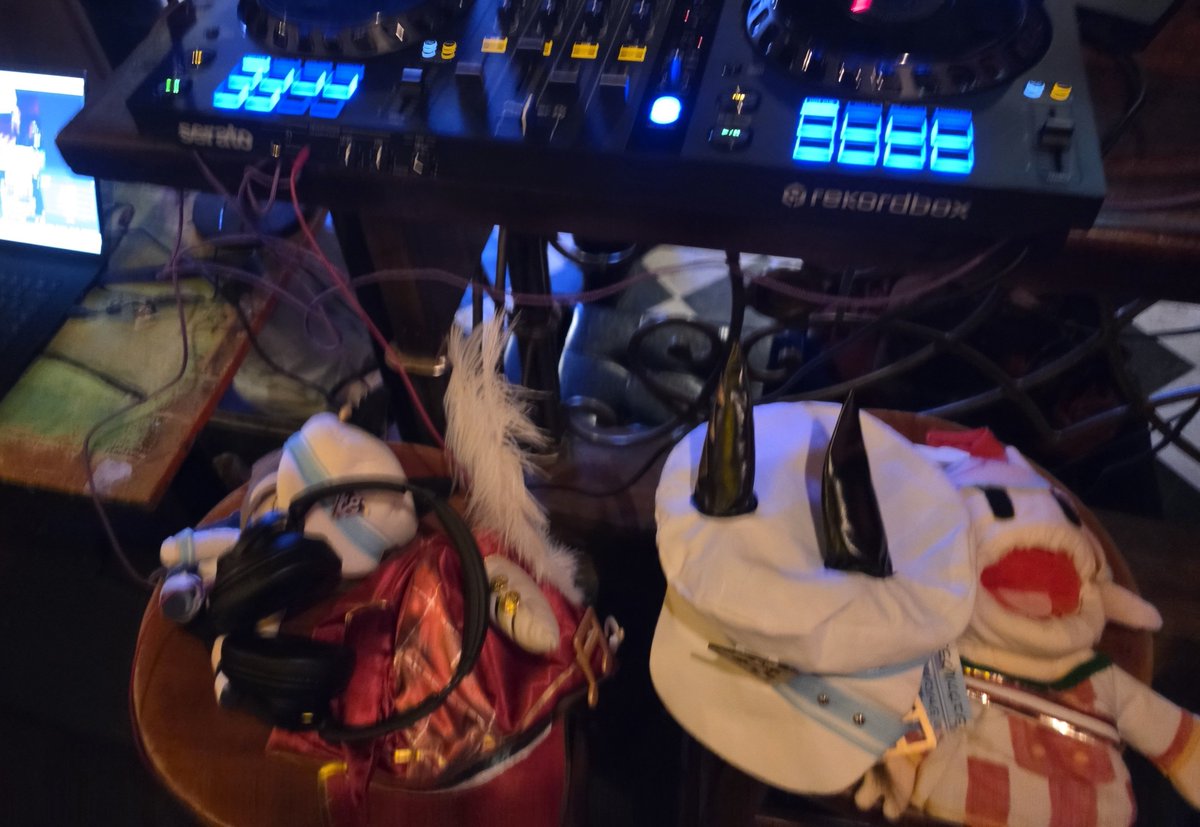 ReGenDJYuuki's tweet photo. Thank you for coming @anisongparty's Otaku Beats! Yuuki was the late surger spinning Uma songs!
AniPartyのOtaku Beatsを観てくれてありがとうにゃ！ユーキはウマ娘曲をDJしたにゃ！
#ENVTuber #VTuber #Otakon2026 https://t.co/vRS7kO6WvE