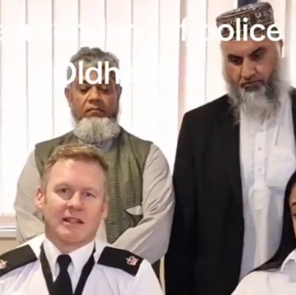 JonesRicha37519's tweet photo. @BROKENBRITAIN0 The Clown Burnham left Manchester with a £1.3billon to find. All Burnham’s schemes were crap. Failed to stop the grooming gangs even invented a program called Hexagon to catch the whistle blowers who were reporting the Grooming Gangs. Manchester Police chief holding meetings https://t.co/q5Yf84hB3H