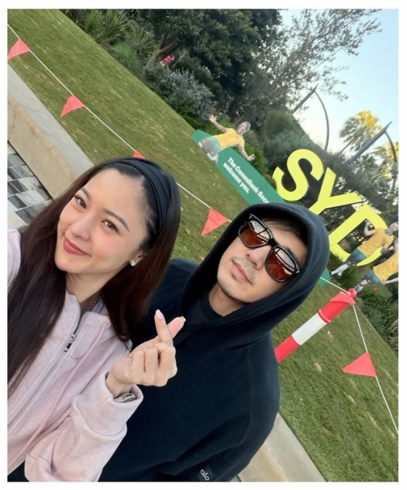 _jeheyniii's tweet photo. Miss you mom &amp; dad 🥲🩷 https://t.co/fas1JGalSg