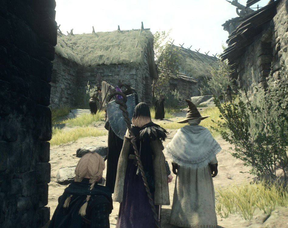 cloudy_natalie's tweet photo. in ドラゴンズドグマ2

[エピソード2]

(この長文はゲームのネタバレを含みます！ご注意下さい！)

『メルヴェにて』

リビリット
「そう言えば、ここにはもうほとんど住人はいませんね」
フェルナンダ
「そうですね、ハーヴ村に移ってしまいましたから」
ナタリー
「これでは情報収集も捗りませんよ。いっそのことハーヴ村に移動しますか？」
覚者
「いや、みんながみんなハーヴ村にいったわけではなさそうだから。どんな人たちがまだここに残っているのか、また彼らはどうしてここに留まっているのかを調べなくちゃいけないよ」
ナタリー
「もはやここに留まる深い意味なんてあるのでしょうか？」
覚者
「それを知るために私たちはこの場所を隅から隅まで歩いて残された住人の声に耳を傾けることが大事なんだよ。もしかしたら彼らにはここを去れない特別な理由があるかもしれないし。兵士達に脅されているかもしれないしな」
フェルナンダ
「…普段の楽観的な考え方とは違い、きちんとしている所もあるのですね、覚者様は。王の資質、とでも言うべきでしょうか」
リビリット
「そうそう、私気が付いたんですけど。メルヴェ解放軍ッ！なんて名前で行動していたら絶対にベルントさんに怒られてしまうのではないですか？私の立場がッ！とか言われそうです」
覚者
「ああ、それね。ベルントさんに直接は言わないよ。仮にもしバレてもあの人ならきっとうまくやってくれるよ。あと、私は王族でもないし貴族でもないから、自分にきちんと王の務めを果たせる自信なんかないんだけど。私はただ困っている人が世界にいるとしたら、一人残らず助けてあげたいだけなんだ。それがたとえ王でなければできないことならば私はがむしゃらでも王にだってなってやるさ」
リビリット
「覚者様を助けるのが私たちの役目です、いつでもなんでも手伝いますよ」
フェルナンダ
「そう、覚者様が王であれ、奴隷であろうとも私たちのやることは変わりませんから」
ナタリー
「だから安心してください。覚者様がどんな決断を迫られようとも、私たちは常に覚者様の手足となってお助けします」
覚者
「ありがとう、みんな。私一人ではできないことは山ほどあるだろうし、そう言ってくれるだけでほんと百人力だよ」
フェルナンダ
「ただし、時に覚者様が御一人で行動しなくてはならないこともあると思います。でも、その結果が善悪どちらかに傾いたとしても我らはあなたを見捨てたりしませんから、ご安心を」
覚者
「…みんな。今初めて自分が覚者で良かったと思えたよ、ほんとありがとう」
ナタリー
「さあ、メルヴェ探索続行です。やるべきことはたくさんありますから、ね」
覚者
「そうだな。日がくれる前に行動だ」

続く