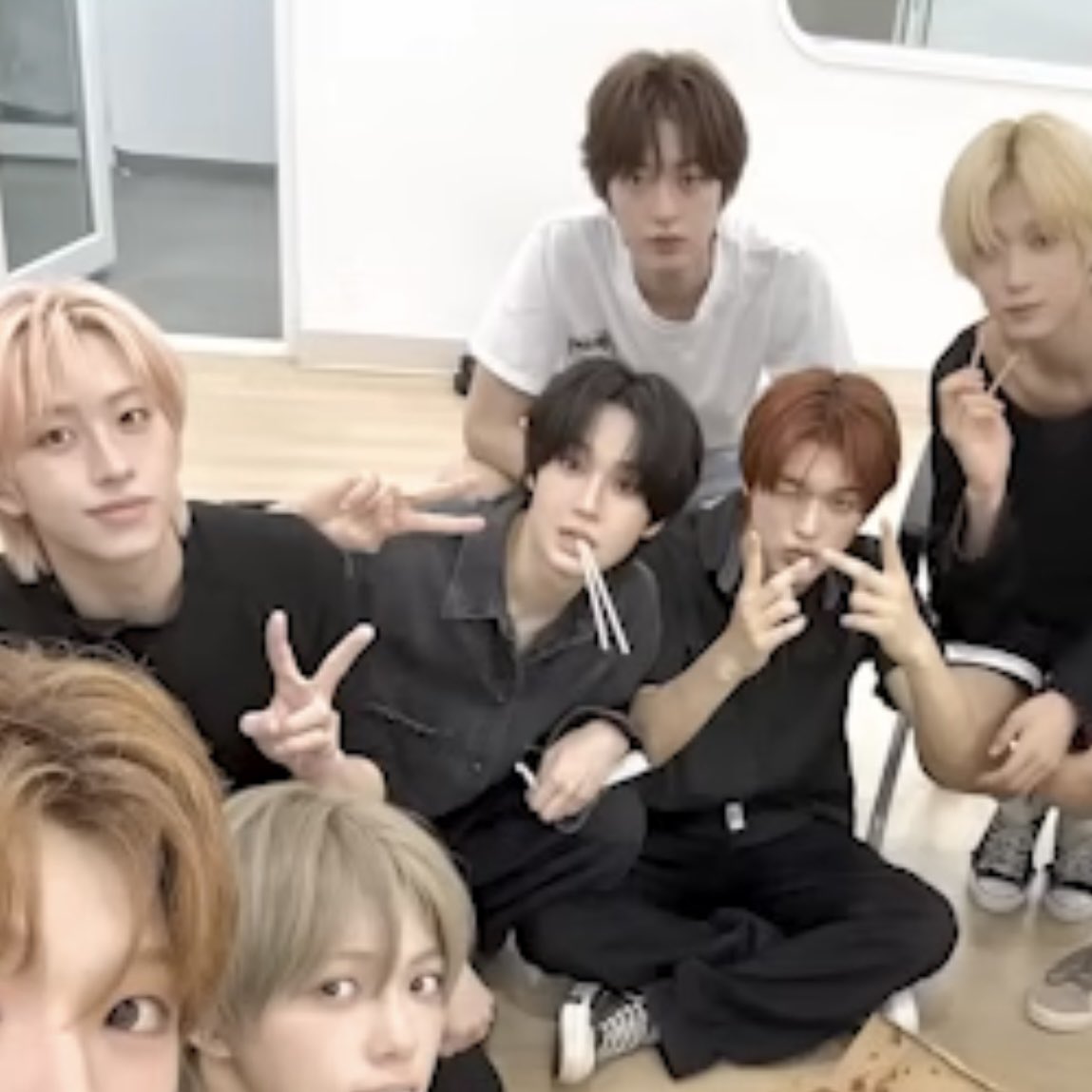 cxzkid's tweet photo. 저화질의 곽기웅 정말 좋은 느낌을 줌… https://t.co/IZTnJjYosY
