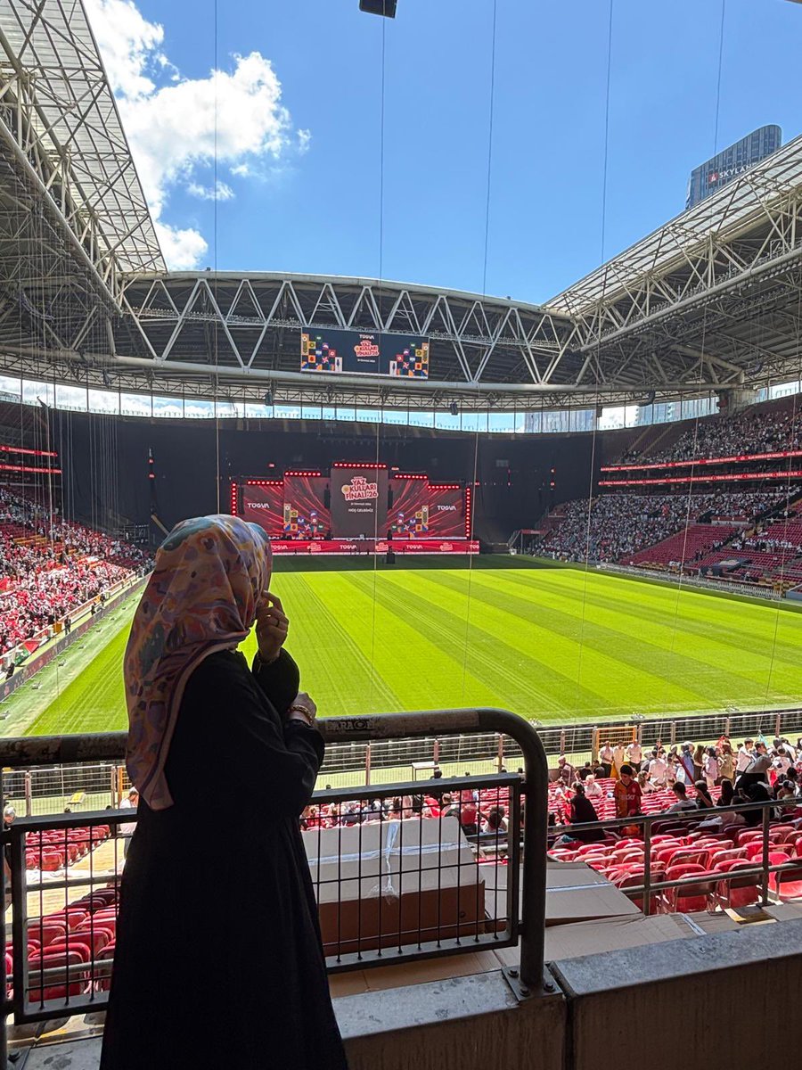 haticegunerr52's tweet photo. Küçük kızın hayalleri gerçekleşiyor ..🥰 https://t.co/XZcNx1GvCk