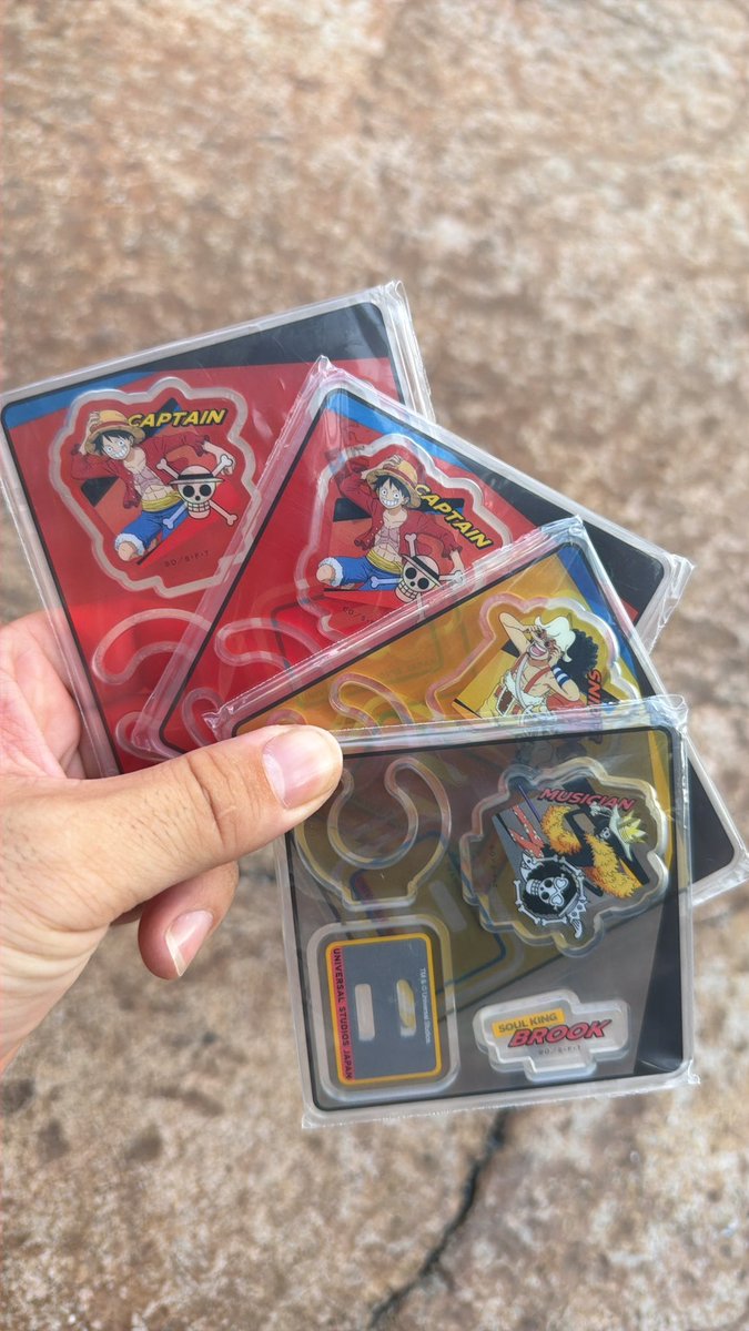 hotru_a's tweet photo. 交換 ユニバ ワンピース
クッキー　アクリルスタンド　アクスタ
譲　ルフィ✖️2.ウソップ、ブルック
求　サンジ  ゾロ
本日パーク内手渡し、明日以降パーク外可能です。 https://t.co/ML21uJYt1u
