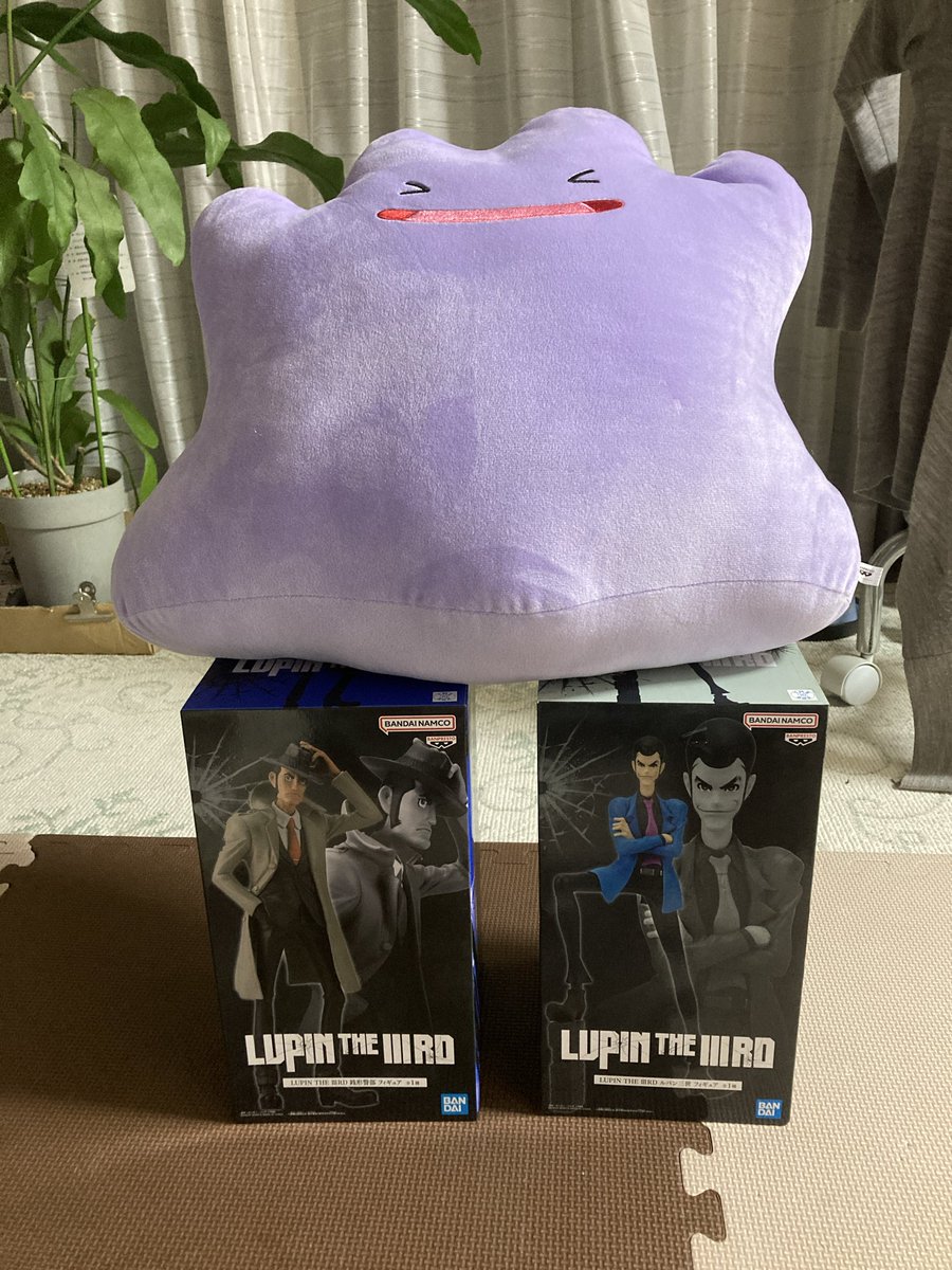 obusawa's tweet photo. 友人から素晴らしい品々が届いたのでありがたくいただきました…🙏✨
ブライズ系をゲーセンで取れたためしがないのでこういうの取れる腕があるのは本当にすごいと思うんよ
さてどこに飾ろうかな！メタモンさんは一緒に寝るか https://t.co/QAo46UxM9h