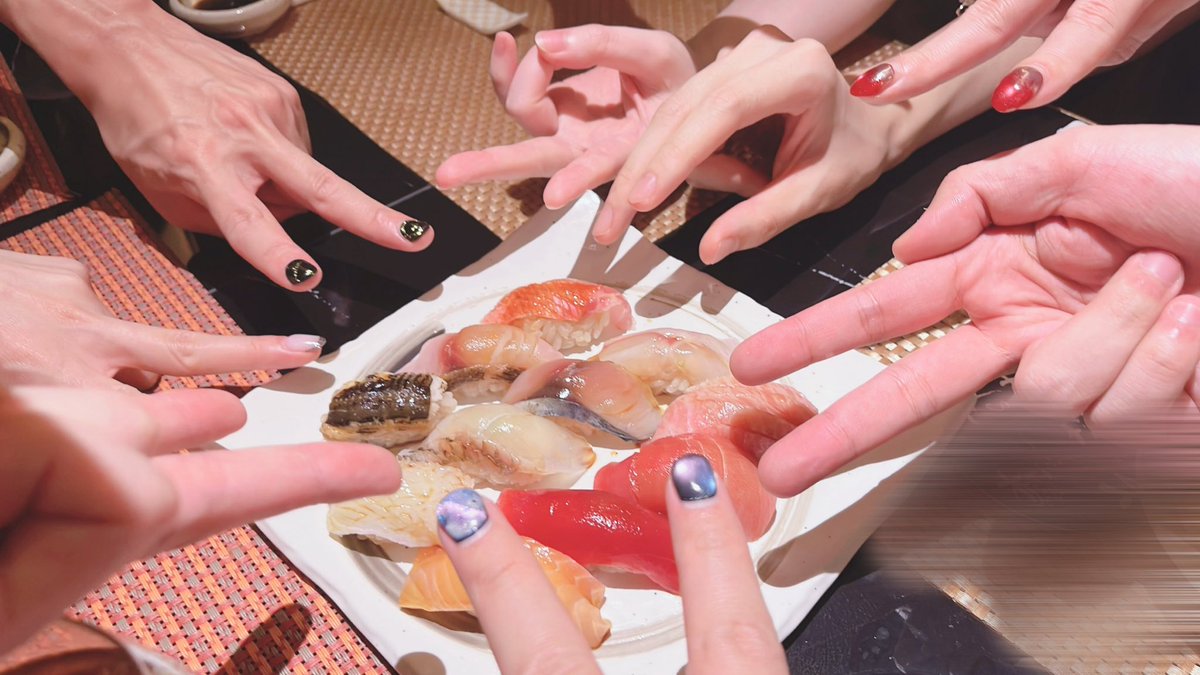 tcbn0404's tweet photo. ころんくんに100万人記念のご飯をご馳走していただきました🥹
めちゃくちゃ美味しかった(,,•﹏•,,)
人生で一番美味しいエビマヨを食べた日です🦐
いつも本当にありがとうございます😭
また1つ美味しい食べ物を見つけてしまいました。 https://t.co/1G3mMOfbrs