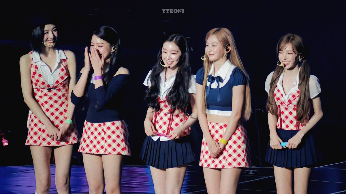 yyeoni_ilmy's tweet photo. RedVelvet 12th Anniversary
🩷💛🩵💚💜
#RedVelvet12thAnniversary #RedVelvet #레드벨벳
#RedVelvet_ADayinRedandVelvet
#RedVelvet_FANCON https://t.co/EszVENb0eI