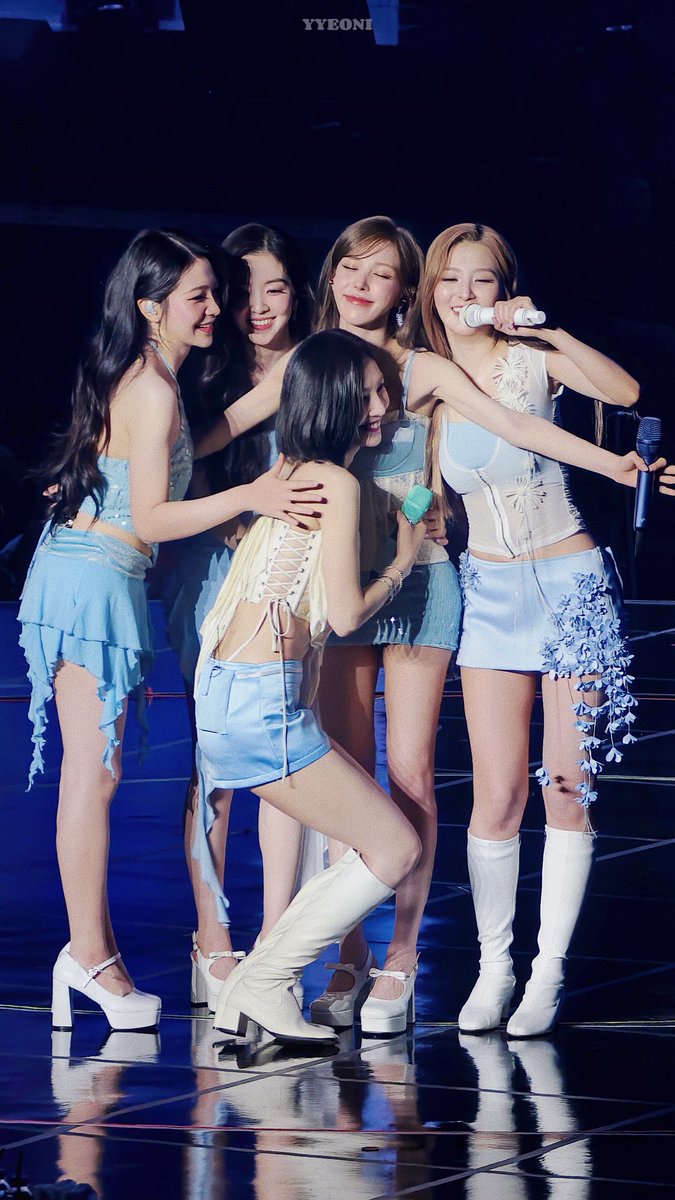 yyeoni_ilmy's tweet photo. RedVelvet 12th Anniversary
🩷💛🩵💚💜
#RedVelvet12thAnniversary #RedVelvet #레드벨벳
#RedVelvet_ADayinRedandVelvet
#RedVelvet_FANCON https://t.co/EszVENb0eI