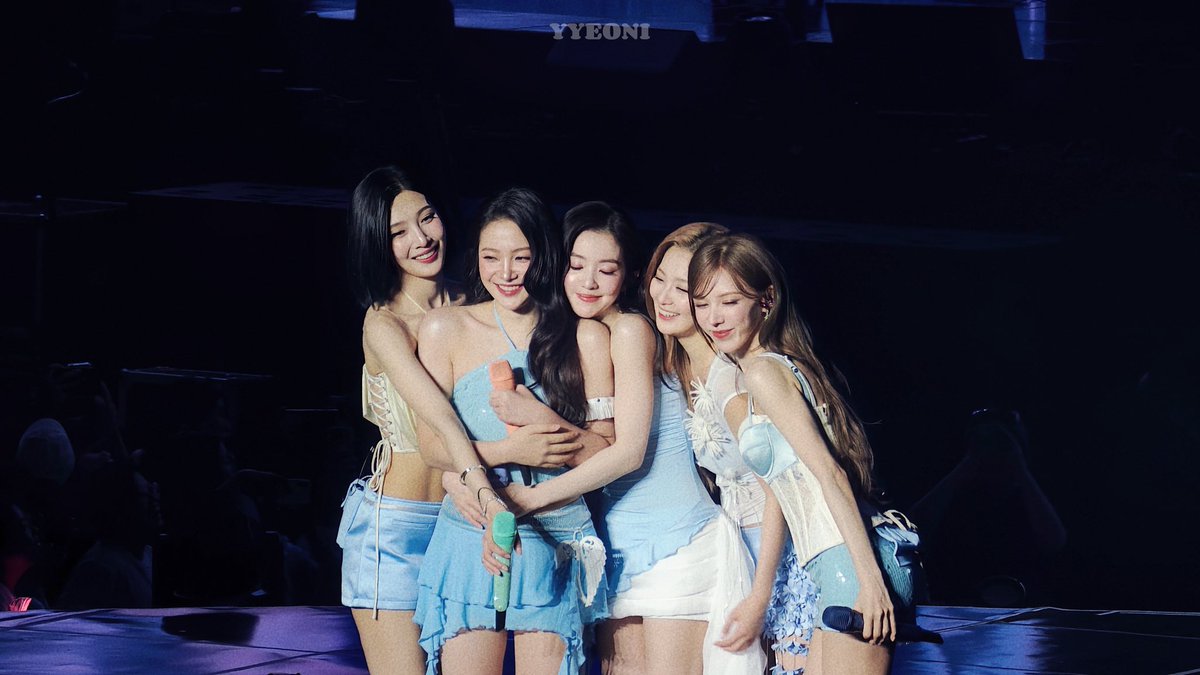 yyeoni_ilmy's tweet photo. RedVelvet 12th Anniversary
🩷💛🩵💚💜
#RedVelvet12thAnniversary #RedVelvet #레드벨벳
#RedVelvet_ADayinRedandVelvet
#RedVelvet_FANCON https://t.co/EszVENb0eI