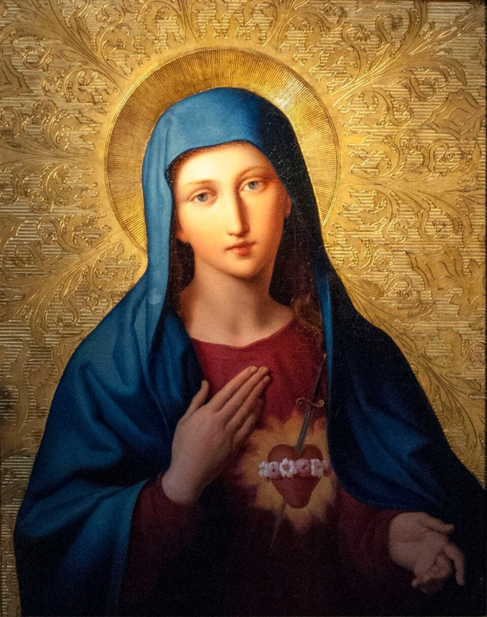 TarekSaidVzla's tweet photo. 1 de agosto Primer Sábado dedicado al Inmaculado Corazón de María.

Agosto, Solemnidad de la Asunción de la Santísima Virgen María

Señor Dios nuestro, al contemplar el Inmaculado Corazón de la Santísima Virgen María y el glorioso misterio de su Asunción en cuerpo y alma al cielo, te damos gracias por habernos dado en ella a nuestra Madre y un signo seguro de esperanza.

Por su poderosa intercesión, purifica nuestro corazón, acrecienta nuestra fe, fortalece nuestra esperanza y haz que vivamos cada día unidos a Jesucristo, fieles a tu voluntad y perseverantes en la oración.

María, Madre nuestra, llévanos siempre hacia tu Hijo. Que, siguiendo tu ejemplo de humildad, obediencia y amor, caminemos con alegría hacia la patria celestial, donde un día esperamos contemplar el rostro de Dios junto a ti.

Amén.