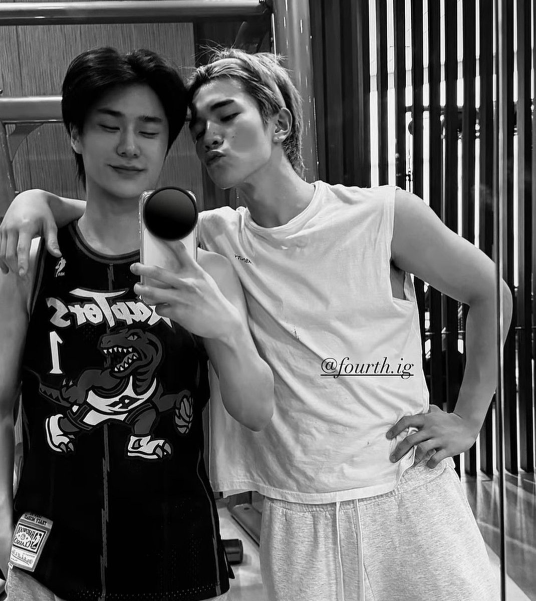 Itzmylii_x's tweet photo. โครงการฝากแฟนไว้กับเพื่อน ไอบ้อกหวงบี๋มากเลยนี่นา~ https://t.co/23P86cHAlr