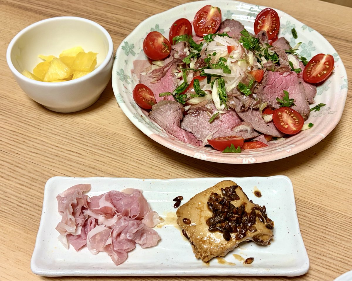 sparkleleben's tweet photo. 夕飯できました！
和風ローストビーフにしました！
いただきます🙏 https://t.co/Va9ksmFISX