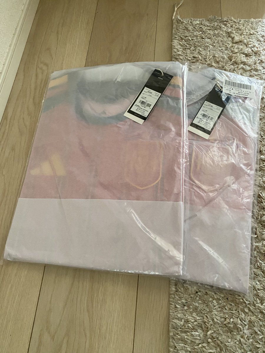 realmadrid1402's tweet photo. スペインホームシャツ長袖•半袖ともに1枚ずつ譲ります！

サイズ:2XL
価格:半袖　14,000円
　　 長袖　15,000円

欲しい方コメント下さい！！ https://t.co/iq5Z7DrQS4