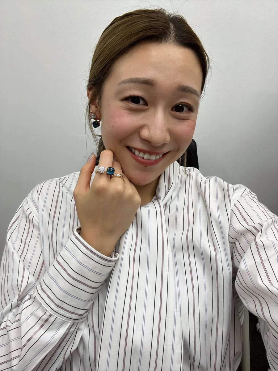 m_ish_0514's tweet photo. 「石川真佑1st フォトブック　わたし。」
サイン本お渡し会にお越しいただきありがとうございました！

わたしらしさの詰まった一冊になっているので、本屋に立ち寄ってぜひ読んでみてください😌購入してもらえるともっと嬉しいです😚💓
たくさんの方に石川真佑を知ってもらえたらと思います‼︎

＊
今回の熊本の地震で被災された皆さまに、お見舞い申し上げます。1日でもはやく落ちついた生活に戻ることを願っています。
たくさんの方に元気や勇気をお届けできるよう精一杯頑張ります。
＊