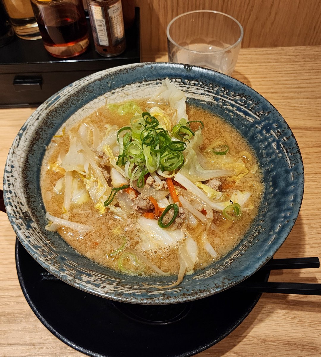 ysw2adq's tweet photo. 昨日は球場まで行ったけど雨で中止になって仙台駅でラーメン食べて帰りました。
野菜味噌ラーメン
今日の巨人対DeNAめっちゃあつい
こういう試合現地で見たい😭楽天ではこうはならないので… https://t.co/827KJjRhmW