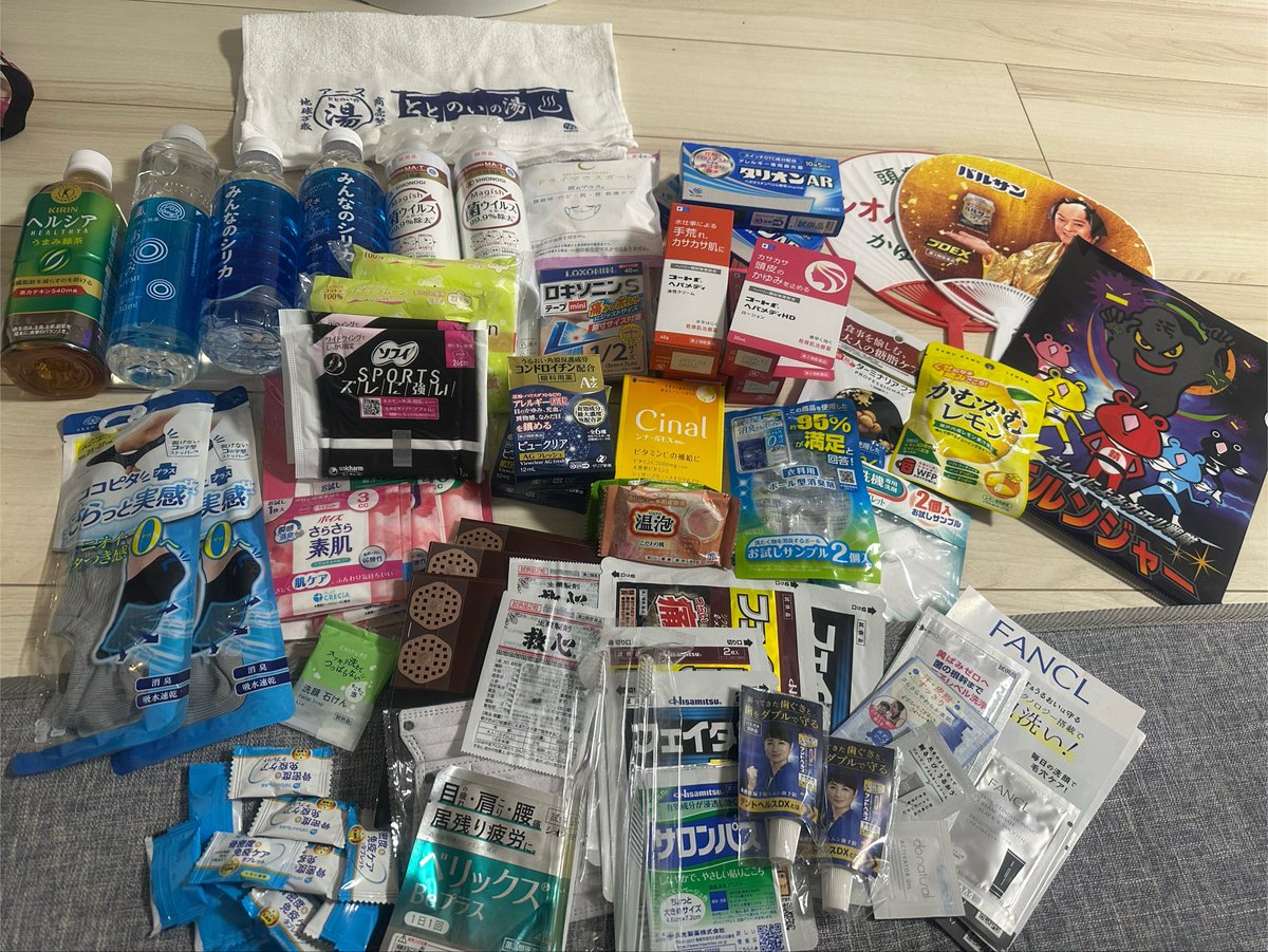 0104junko's tweet photo. 今年もドラッグストアショー行って来た
人が凄い（只今筋肉痛です　もらったの早速使ってる🤣🤣）
昼頃には整理券無し
もらえても16:00とか😵

うーん🤔来年は行かないかな…
無料だから行くかな？

帰りにららぽーと豊洲のpop up
純麦　わんたんめん https://t.co/nxfVQWdxfZ
