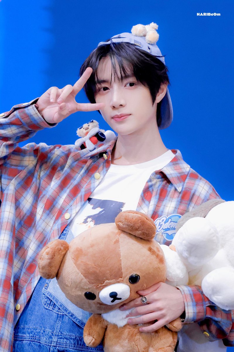 HARIBeOm_313's tweet photo. εïз 260801 εïз MAKESTAR TAIPEI
🛹🧢🧸
#투모로우바이투게더 
#범규  #BEOMGYU #TXT_범규
#TXT #TOMORROW_X_TOGETHER #ボムギュ https://t.co/0h2YfkQdbo