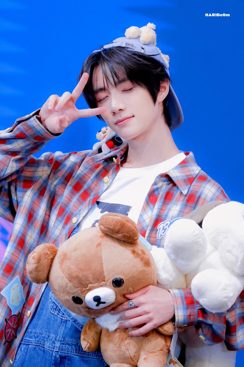 HARIBeOm_313's tweet photo. εïз 260801 εïз MAKESTAR TAIPEI
🛹🧢🧸
#투모로우바이투게더 
#범규  #BEOMGYU #TXT_범규
#TXT #TOMORROW_X_TOGETHER #ボムギュ https://t.co/0h2YfkQdbo
