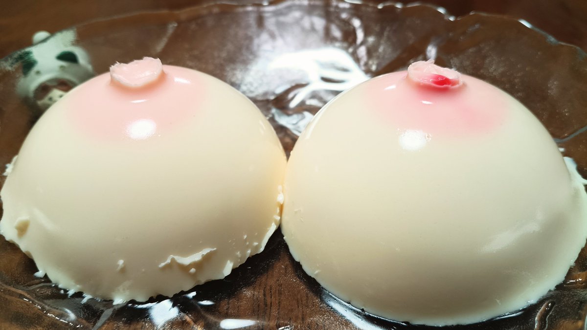 so_ba_na's tweet photo. 画像バグってるので再投稿😭
＆別アングル

昨日予告した通り
おっぱいの日！

みんな大好きおっぱい
毎年恒例なので過去のツイートもみてね！

#お菓子作り
#ババロア https://t.co/qfpDZRVWCs