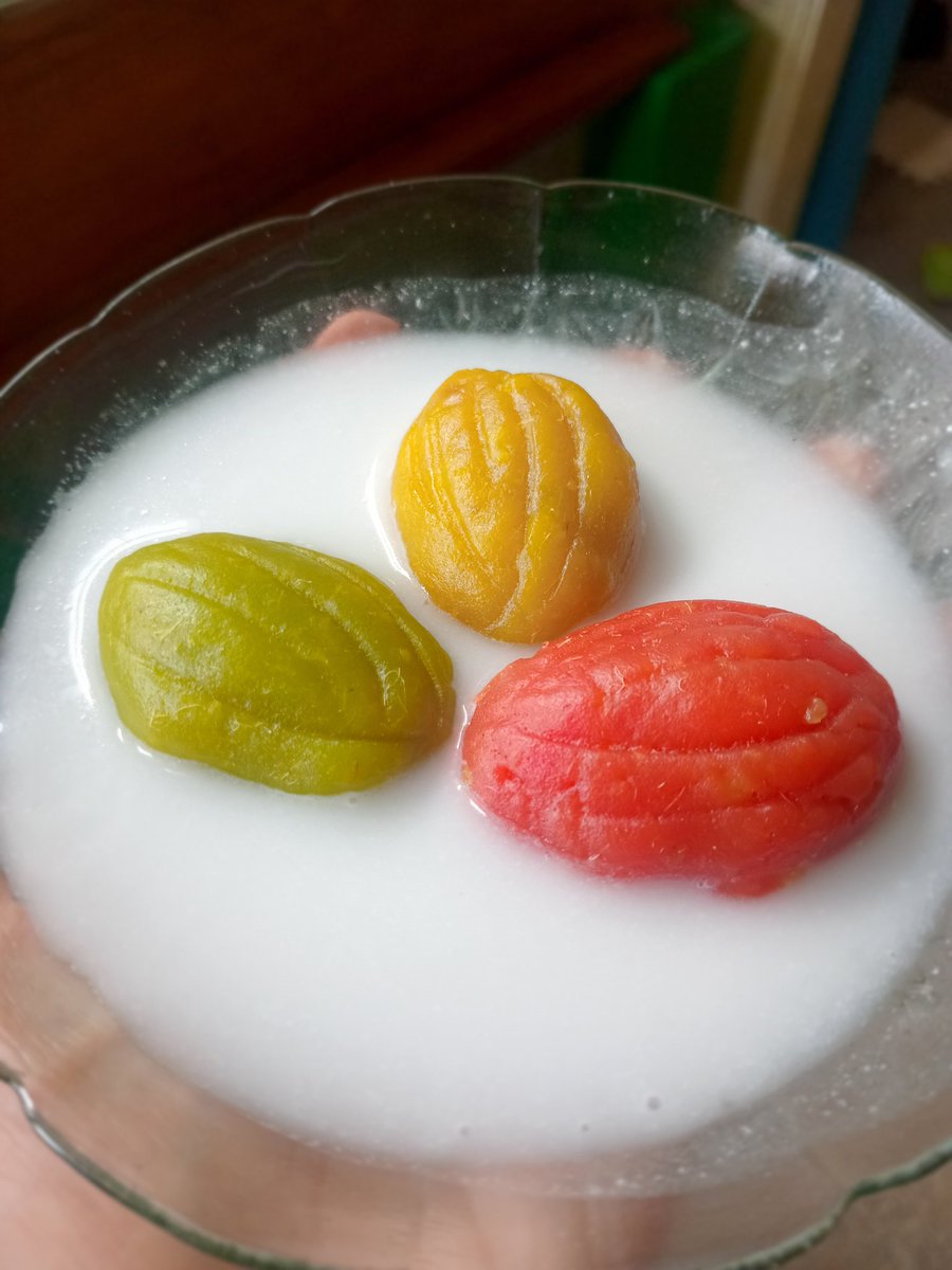 Mengaku_Janda's tweet photo. Kue bugis ubi mandi bikinan aku.
Ada yang mau? Bayarnya pakai info loker juga boleh. 🤣 https://t.co/Aet2j9K4fn