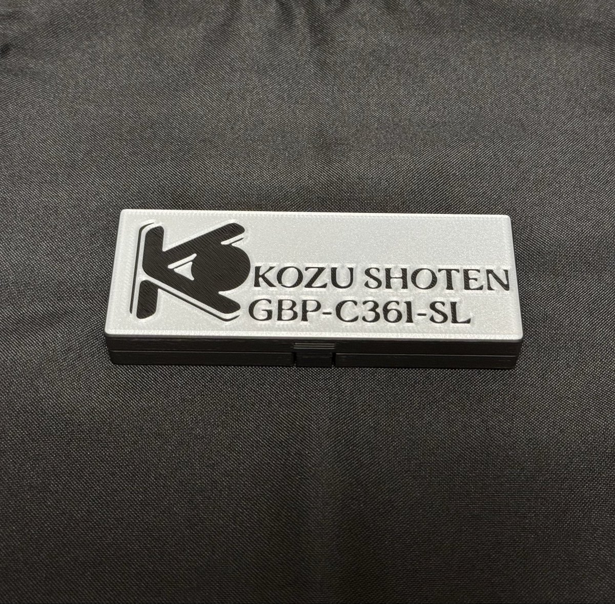 kidotonenene's tweet photo. かっこいいパッケージで届いたのでさっそく装着しました！
SIGMA 20-200mmでも安定して両吊りでき、かつグリップもあるので凄く快適

4枚目は@yuki_phtさんのバッテリープレートも付いてる状態
#SigmaBF https://t.co/4oLDAjGuLO