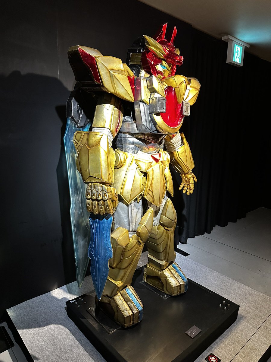 ERA_F's tweet photo. 大阪の全スーパー戦隊展に行ってきた！
福岡でも行ったけど、地元でやるなら行くよね。
ゴジュウジャー関連で、ブーケ嬢のウィッグや銃、ファイヤキャンドルのロッドの展示もあったけど、福岡にもあったかな？🤔
展示が写真禁止エリアだったから、撮れなかったのが残念😢 https://t.co/lDv874CHZE