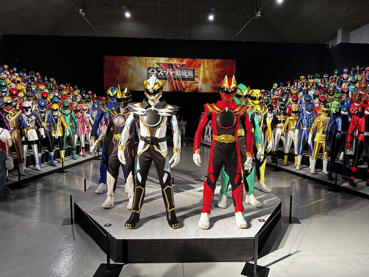ERA_F's tweet photo. 大阪の全スーパー戦隊展に行ってきた！
福岡でも行ったけど、地元でやるなら行くよね。
ゴジュウジャー関連で、ブーケ嬢のウィッグや銃、ファイヤキャンドルのロッドの展示もあったけど、福岡にもあったかな？🤔
展示が写真禁止エリアだったから、撮れなかったのが残念😢 https://t.co/lDv874CHZE