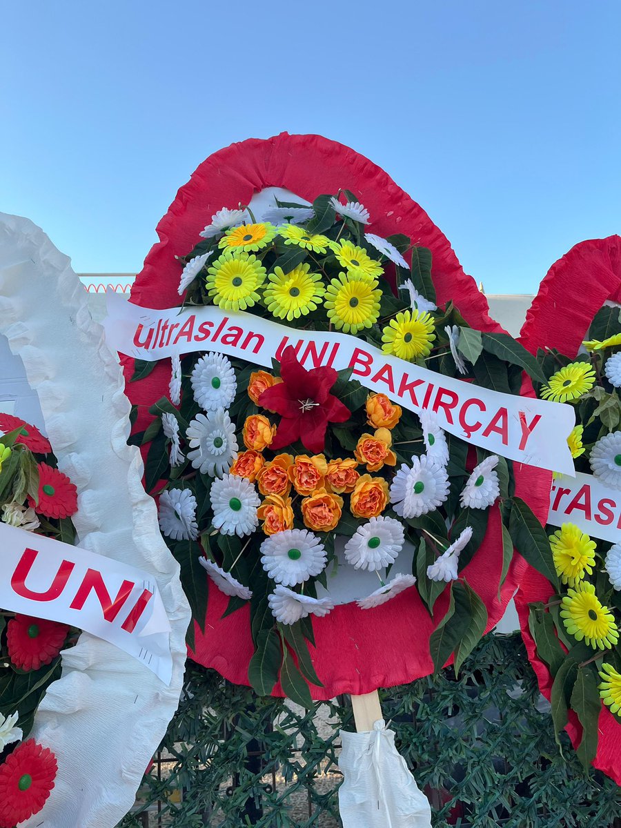 uAUNI_BAKIRCAY's tweet photo. Ege bölge temsilcilikleri başkanımız İsmail Tüfekçi dünya evine girmiştir. ultrAslan UNI BAKIRÇAY ailesi olarak İsmail Tüfekçi başkanımız ve değerli eşine ömür boyu mutluluklar dileriz.

#ultrAslanUNI https://t.co/94H92HiTXA